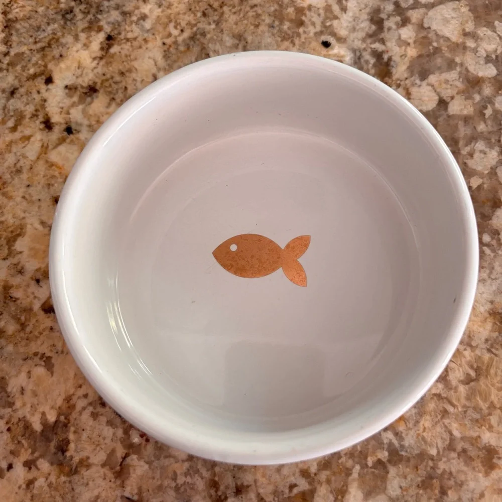 Cat Kitty Stoneware Food Bowl Gold White Fish